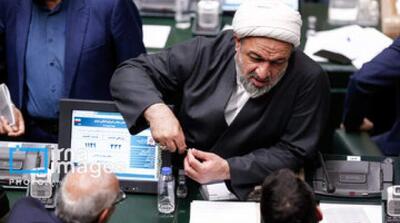 پست عجیب حمید رسایی پس از حمایت رهبری از رییس‌جمهور - مردم سالاری آنلاین