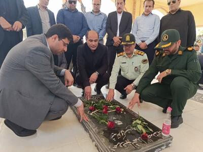 تجدید میثاق با شهدا به مناسبت هفته دولت در عسلویه