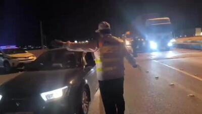 فیلم برپایی ۲۱ موکب اسکان و پذیرایی پلیس راه برای زائران امام رضا(ع)