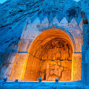 از دژ استوار بابک خرمدین تا شکوه جاودان طاق بستان