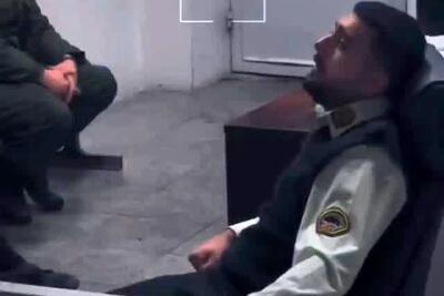 آواز جگرسوز؛ سرگروه بان تو شیفتش برای سربازها آهنگ ماهسون رو خوند و دل تراشید
