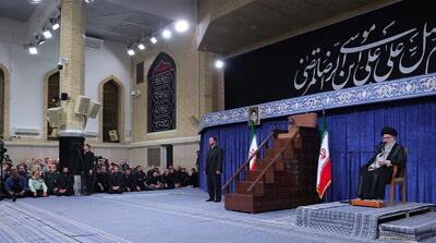 رهبر انقلاب: آمریکایی‌ها در جلسه‌ای پادشاه هم مشخص کردند! / خاک بر سر آن ایرانی!