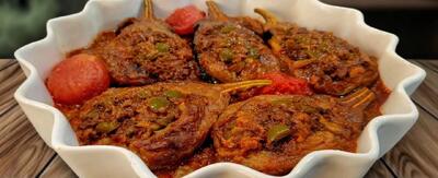این خورشت غوغا میکنه ترکیب بادمجون با گوشت چرخکرده طعمی میده که شگفت زده میشی!