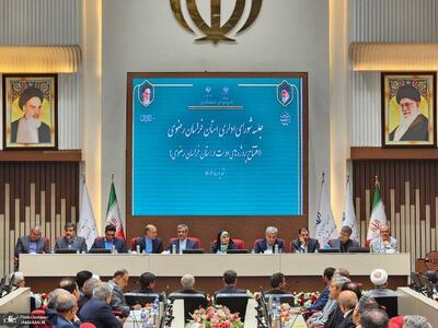 وزیر راه خبر داد:کاهش ۴۵ دقیقه‌ای زمان سفر تهران – مشهد به زودی و با توسعه خطوط ریلی سریع و برقی/۷۰ درصد زائران امام رضا امکان اسکان مناسب نداشتند/در ۱۲ روز دفاع تحمیلی مشهد پناهگاه مردم کشور بود