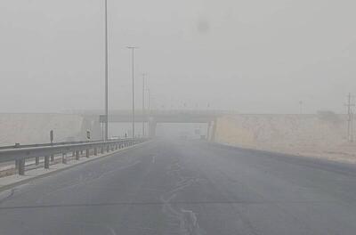 توده عظیم گرد و خاک بندرعباس را در برگرفت