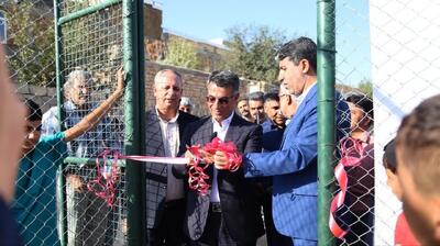 زمین چمن مصنوعی روستای «کانی‌گنجی» قروه به بهره‌برداری رسید