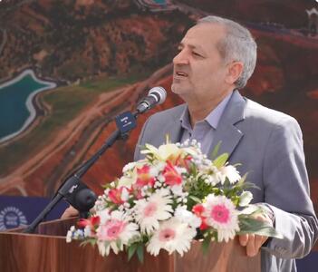 خدمت به مردم و پاسداری از خون شهدا باید در اولویت مسئولان قرار گیرد