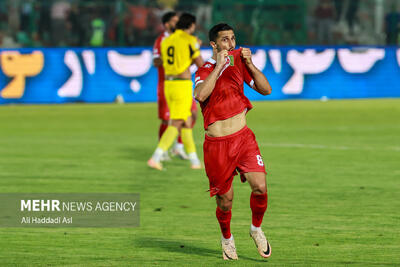 شکست زردها مقابل سرخ‌ها در نیمه اول؛ سپاهان حمله کرد پرسپولیس برد! - پارس فوتبال