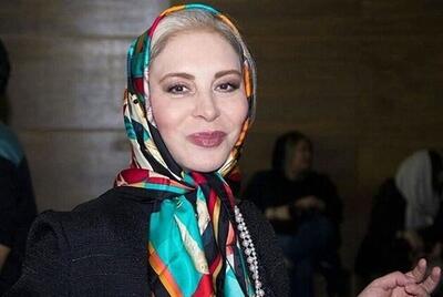 غواصی‌کردن بازیگر زن مشهور سینما و تلویزیون در دریا