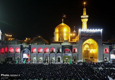 وداع جان‌سوز زائران با غریب طوس در شام غریبان حضرت رضا(ع) - تسنیم