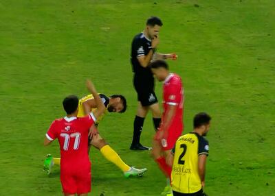اخراج دانشگر مقابل پرسپولیس