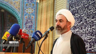 امام‌جمعه ایلام: فرهنگ کار باید در استان نهادینه شود/ اربعین ظرفیت بی‌بدیل توسعه