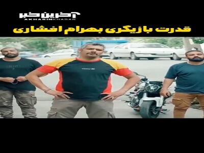 سکانسی از فیلم «صحنه زنی» با بازی بهرام افشاری