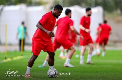 حضور ستاره جنجالی پرسپولیس در اردوی استقلال!