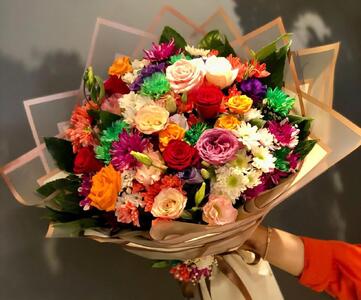 ۱۲ نکته کلیدی برای افزایش طول عمر گل طبیعی