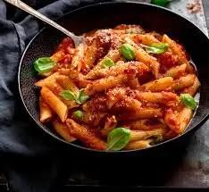 طرز تهیه یک غذای همه پسند|  پنه با سس گوجه فرنگی