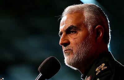 سفر به تاریخ؛ کوهنوردی «سردار سلیمانی» در کنار «رهبر انقلاب» در کرمان؛ سال 1384/ عکس