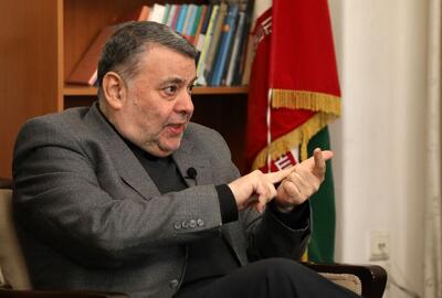 انتقاد سیدمحمد صدر از عراقچی: وزیرخارجه، نظامی که نیست؛ باید دیپلماتیک صحبت کند /عراقچی باید متوجه می شد که مذاکرات وقتی به بن‌بست می رسد، احتمال جنگ زیاد می شود