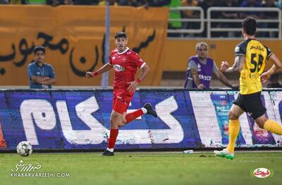 چرا مدافع جوان پرسپولیس از مهار مدافع باتجربه و سابق استقلال عاجز بود؟ - پارس فوتبال
