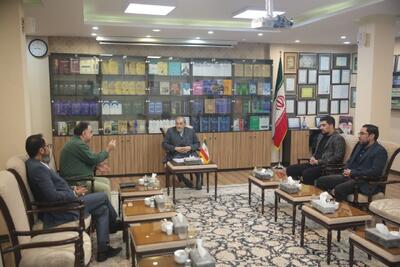 دیدار دبیر و مدیران جشنواره زنان هنرمند با علی‌اکبر ولایتی