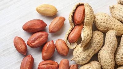 بادام‌زمینی، سلاحی طبیعی علیه پیری زودرس | تفاوت شگفت‌انگیز با کره بادام‌زمینی
