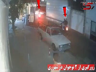 فیلم لحظه حمله وحشیانه اراذل و اوباش به 3 نوجوان