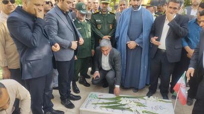 المان شهید گمنام در فرمانداری کامیاران رونمایی شد