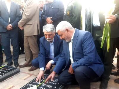 ادای احترام وزیر فرهنگ و ارشاد اسلامی به مقام شهدای کرمان