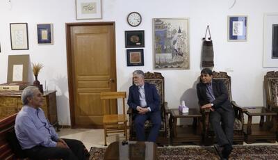 عکس/ دیدار وزیر ارشاد با دو تن از پیشکسوتان هنری و قرآنی کرمان