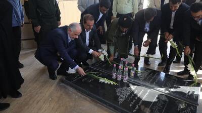 وزیر دادگستری به مقام شامخ شهدای ملکشاهی ادای احترام کرد