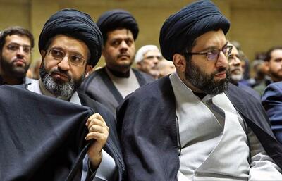 عکس/ سید مسعود خامنه‌ای با لباس شخصی ۲۰ سال پیش در کنار سردار سلیمانی و رهبری | اقتصاد24
