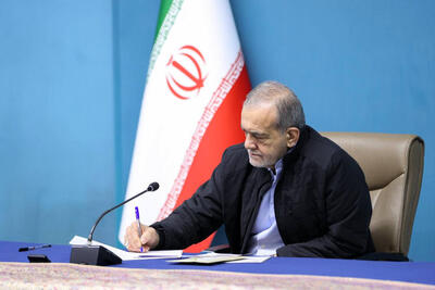 ادامه توهین تندروها به پزشکیان بعد از تذکر رهبر انقلاب/ همچنان در شیپور اختلاف می‌دمند
