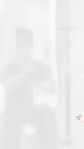 ببینید؛ رقص پزشک با نوزادان تازه متولد شده خشم عمومی را برانگیخت