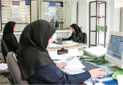 اجحاف سیستماتیک به زنان کارمند از چالش‌های نظام اداری ایران است