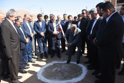 آیین کلنگ زنی ۵ باب مدرسه در سمنان برگزار شد