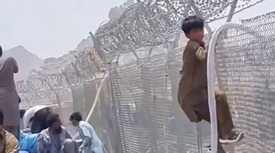 تصاویر وحشتناک از قاچاق سوخت از میان فنس مرزی!