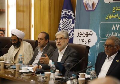وزیر علوم: بازنگری در دروس دانشگاهی ضروری است - تسنیم