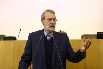 روزنامه اصولگرا: انتظار جامعه از علی لاریجانی، ایستادن در میانه میدان و ساختن تصویری از آینده ایران است