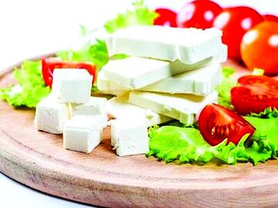 خوردن پنیر در وعده صبحانه؛ مفید یا مضر؟