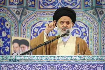 امام جمعه قم: باید همانند مردم یمن با ابتکار و مقاومت ایستادگی کنیم