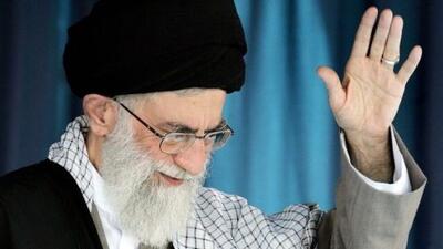 واکنش احساسی بازیگر مطرح ایرانی به هدیه خاص رهبر معظم انقلاب در بیمارستان: آقای ما آقاست...+ فیلم