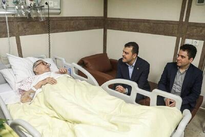 معاون علمی رئیس جمهور از چهره ماندگار فیزیک عیادت کرد
