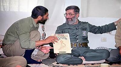 رهبر انقلاب به قرارگاه فرماندهی جنگ رفتند