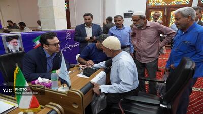 گزارش تصویری از برپایی میز خدمت در مصلی بندرعباس
