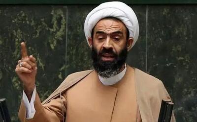 نقدعلی: آدامس مذاکره نه چاق می‌کند نه سیر!