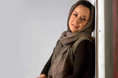 تاریخ و زمان وبگردی؛عکس زیر خاکی از جوانی آزیتا حاجیان مهری “کیمیا” که دخترش ملیکا را در آغوش گرفته / بچگی های ملیکا چقد گوگولی و نازه