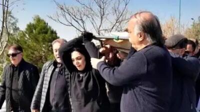 الهام پاوه‌نژاد از بار سنگین وداع با پدر می‌گوید: کاش نمی‌گفتند پسر نداشت