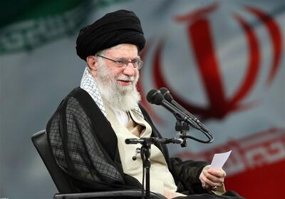 رهبر انقلاب به قرارگاه فرماندهی جنگ رفتند