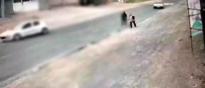 ویدئو حاوی تصاویر دلخراش؛ فیلم لحظه تصادف عمدی یک خودرو با 3 زن در نوشهر