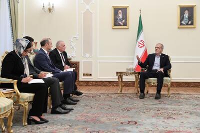 رئیس‌جمهور: هیچ قدرت خارجی نباید خللی در روابط دوستانه ایران و ارمنستان ایجاد کند